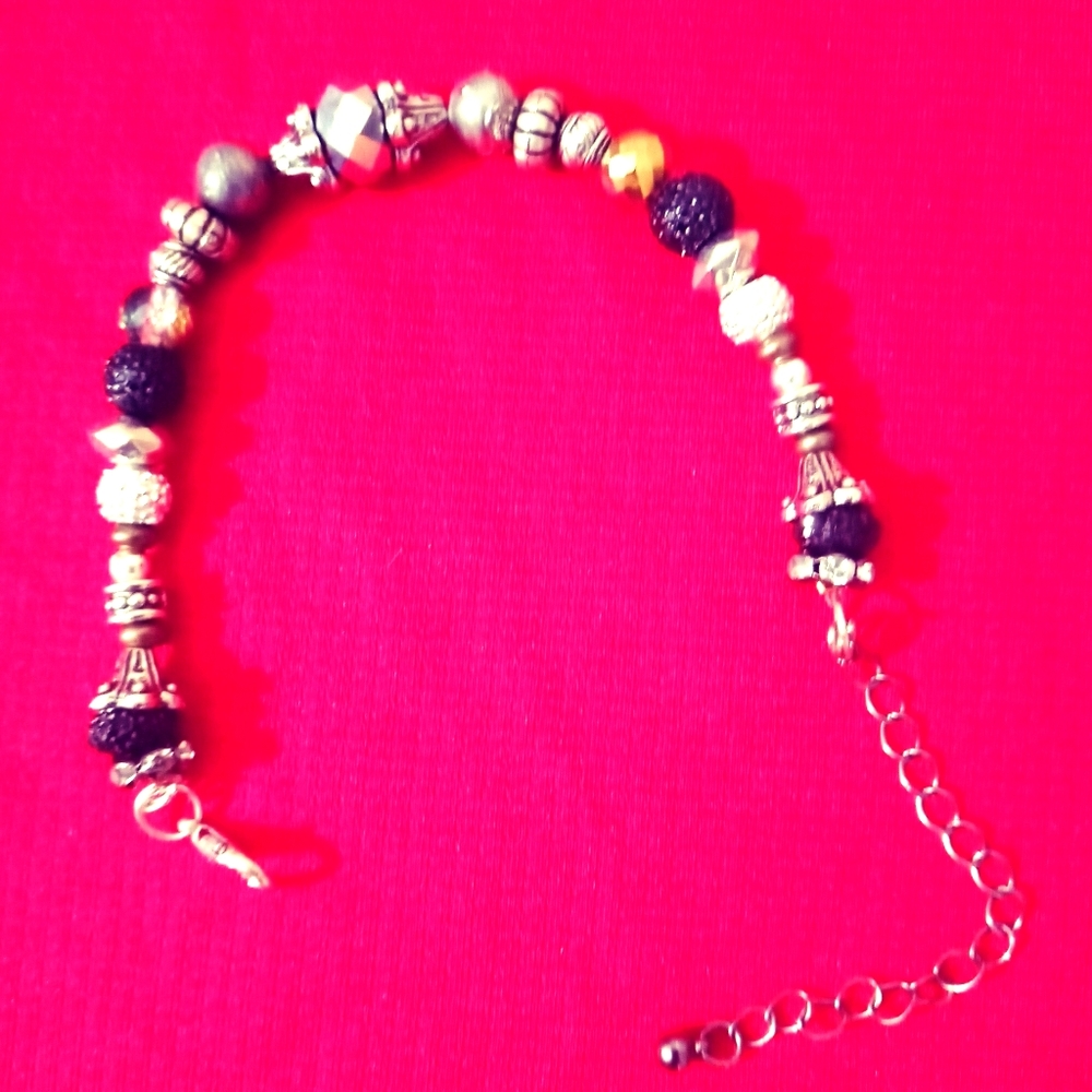 Handmade bracelet designed by GrassHoppa